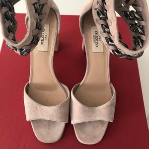 Valentino Poudre Suede Gray heels